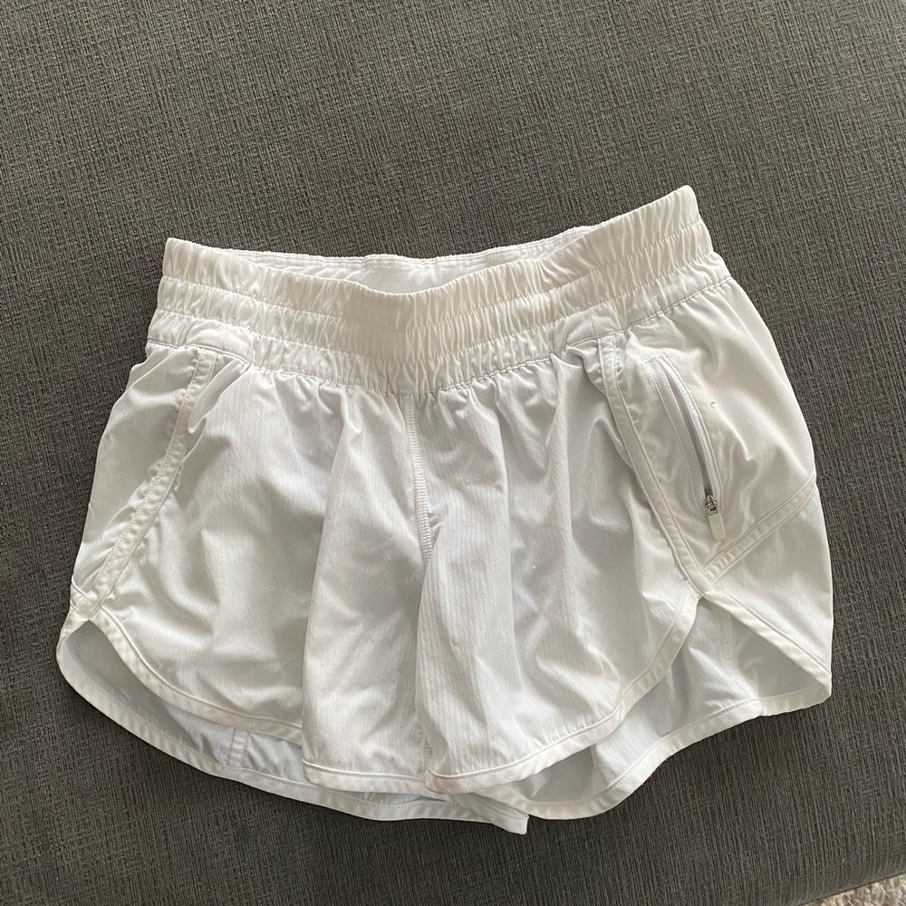 Lululemon tracker white shorts 4”